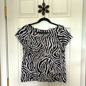 3 for $10 Ladies Rafaella Black and White Dressed Up Tee Shirt Size L